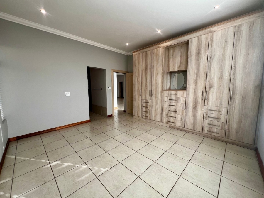 2 Bedroom Property for Sale in Xanadu North West